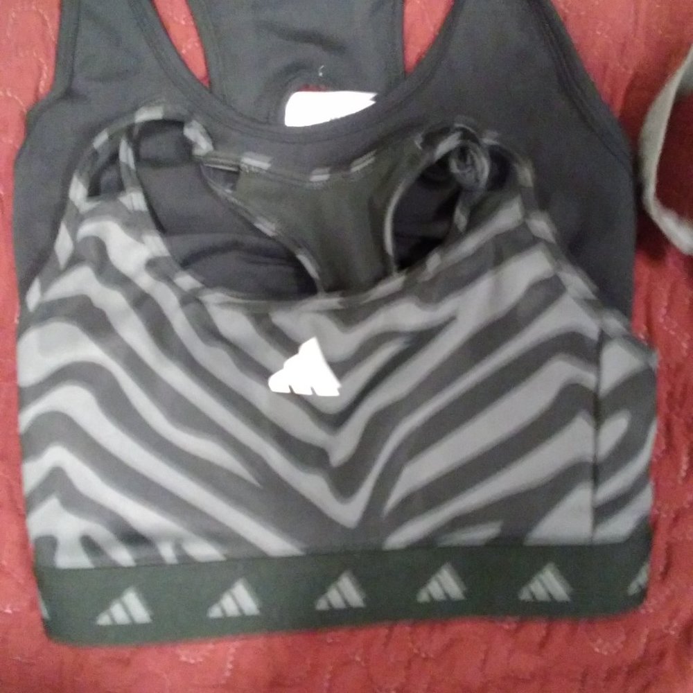 2 addias bras